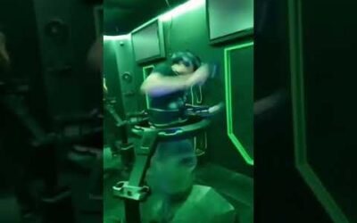 Watching People Play Virtual Reality Gaming Is COMEDY 💀 #Shorts