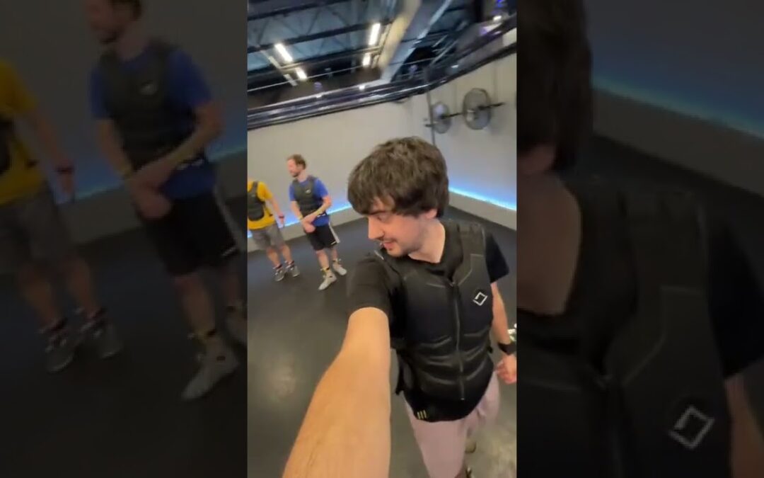 I tried hyper realistic VR gaming (zombie edition)